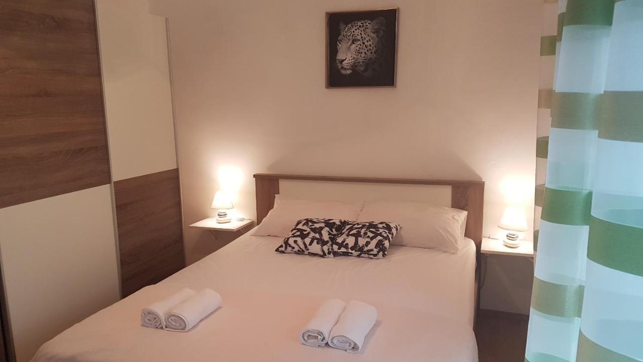 Apartmani Ab Pirovac Exterior foto